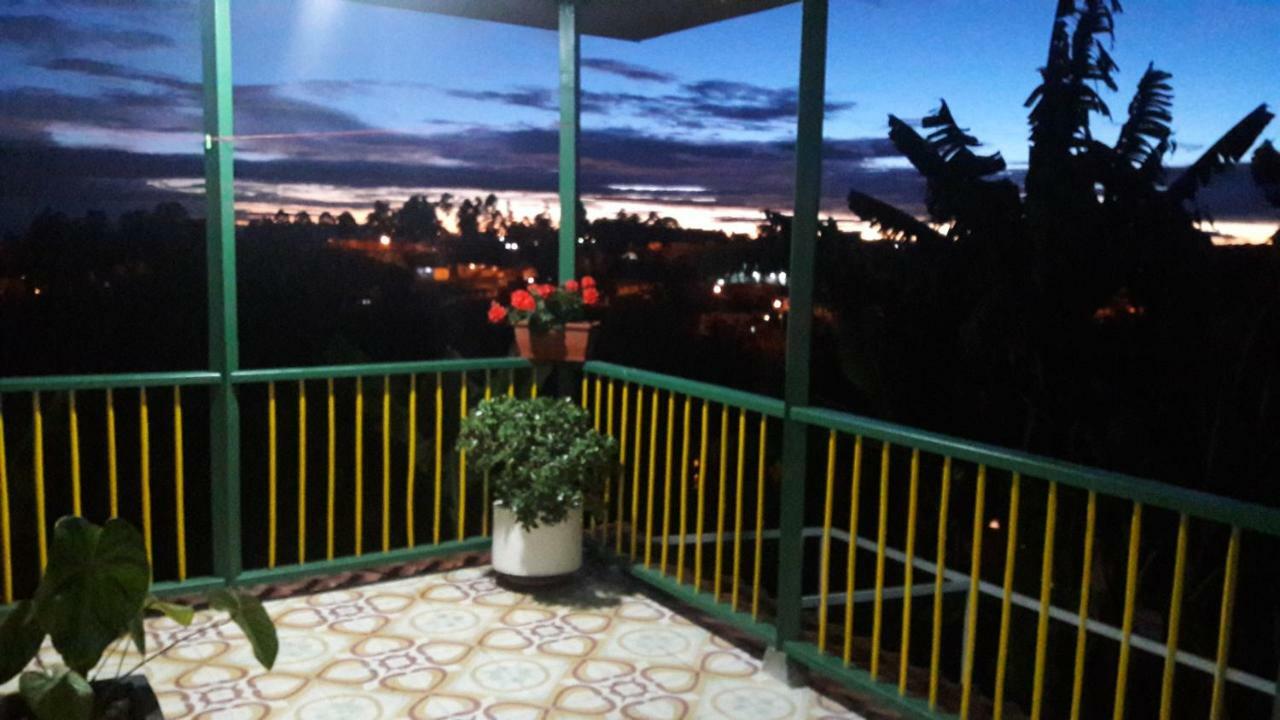 Hostal Casa De Los Taitas Саленто Екстер'єр фото